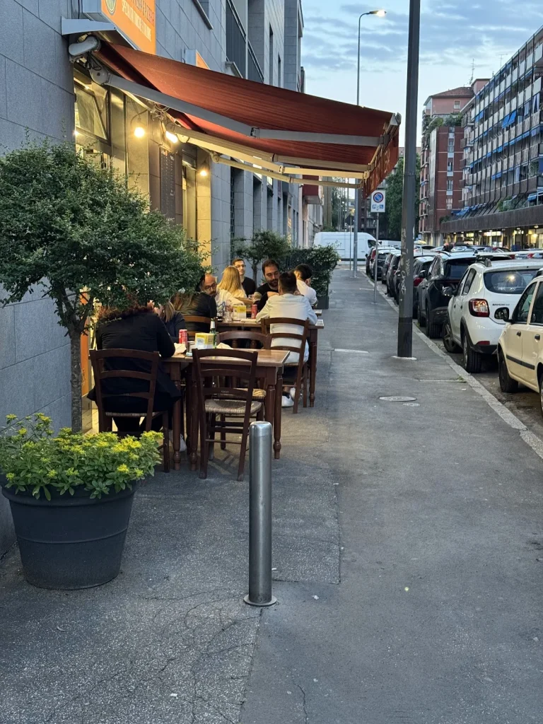 Imperator Kebap Milano, interno del locale